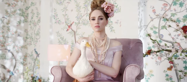 Suki Waterhouse